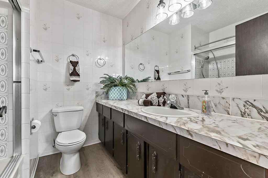 MLS® A2266689 - 60 Rundlelawn Place NE in Rundle Calgary, Residential