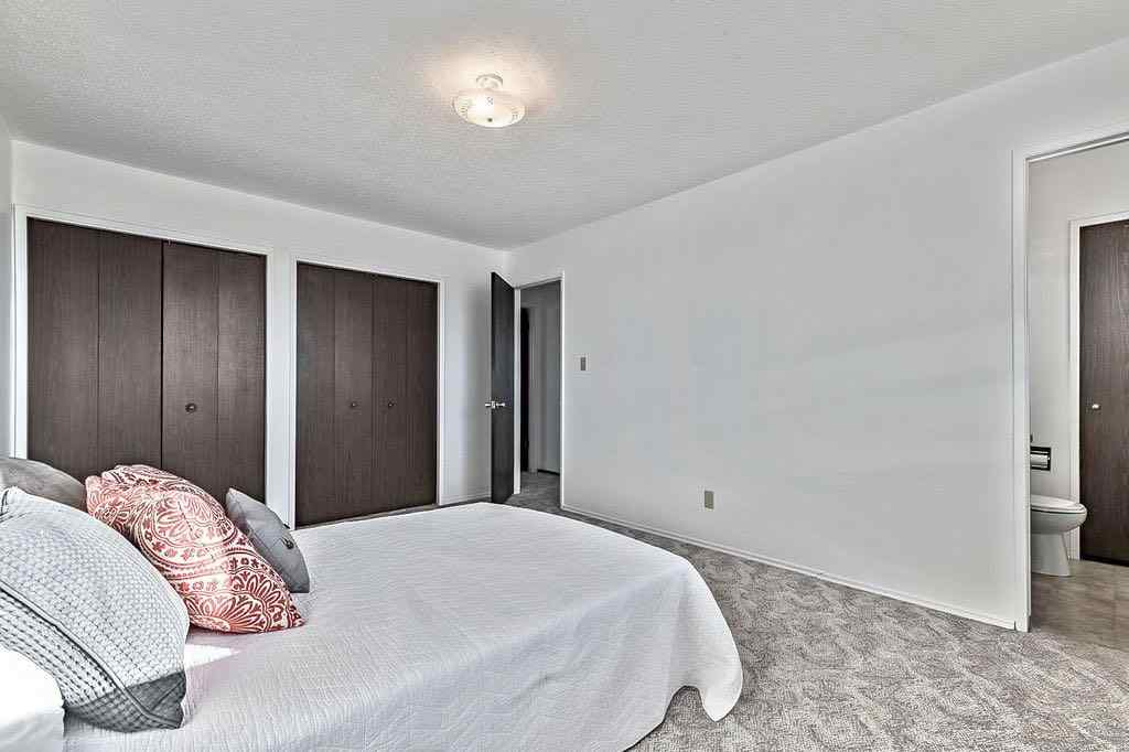 MLS® A2266689 - 60 Rundlelawn Place NE in Rundle Calgary, Residential