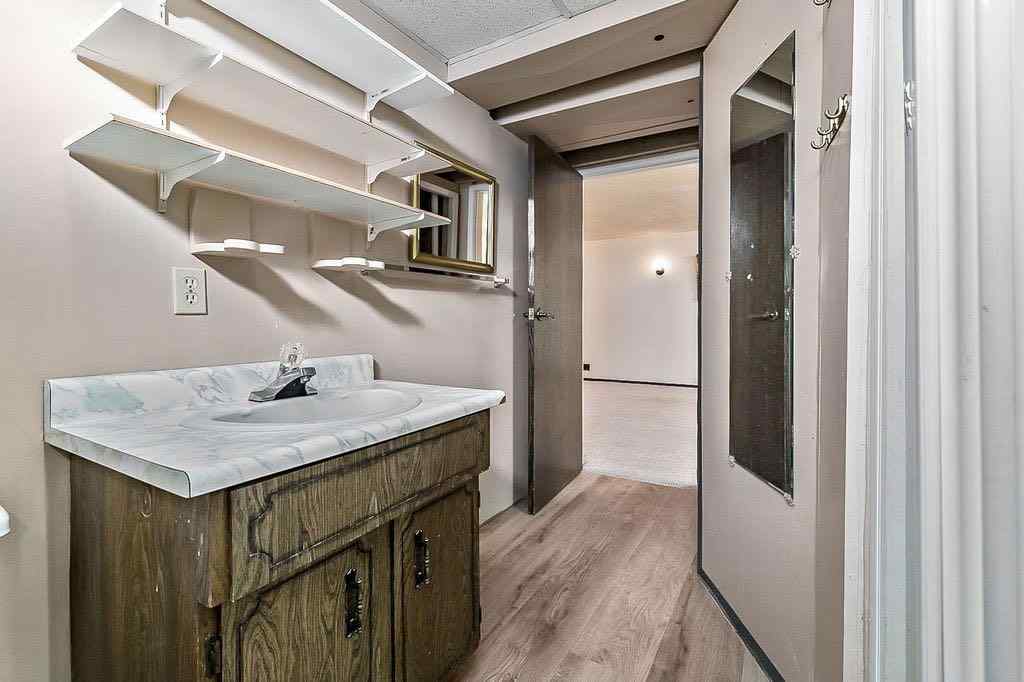 MLS® A2266689 - 60 Rundlelawn Place NE in Rundle Calgary, Residential