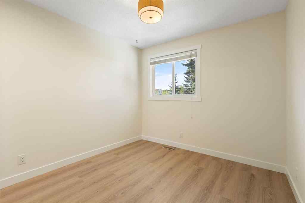 MLS® A2266693 - Unit #7 4915 45 Street SW in Glamorgan Calgary, Residential