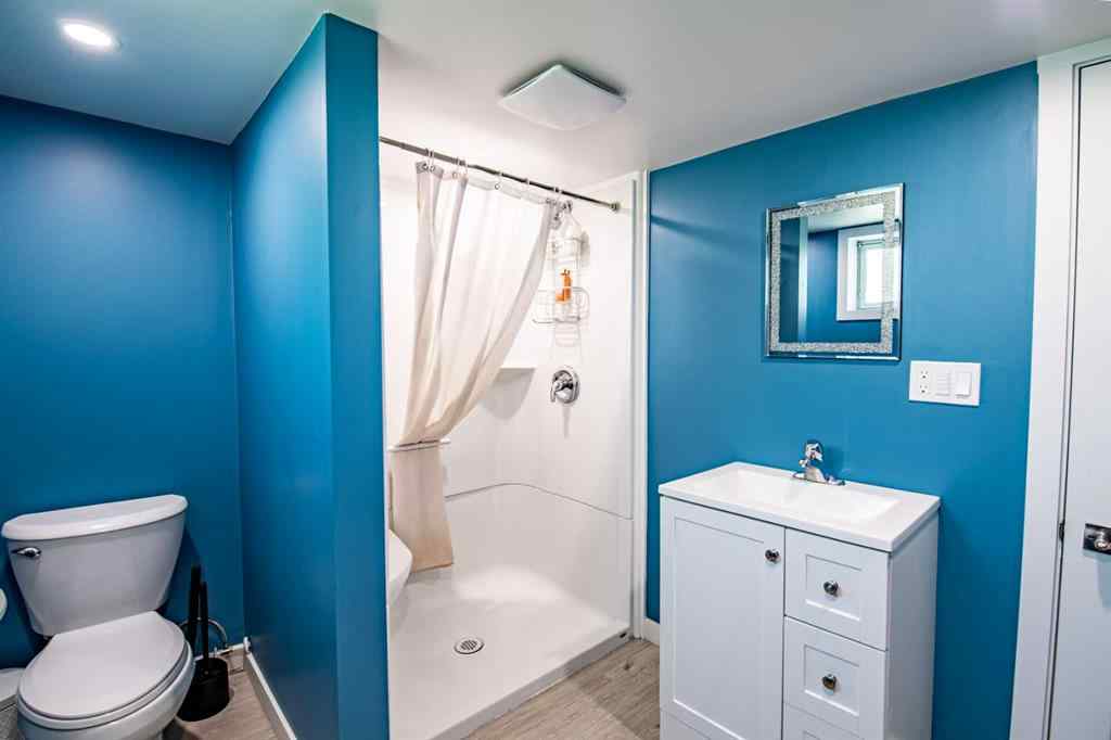 MLS® A2266694 - 3905 50 Street  in Eastview Red Deer, Residential