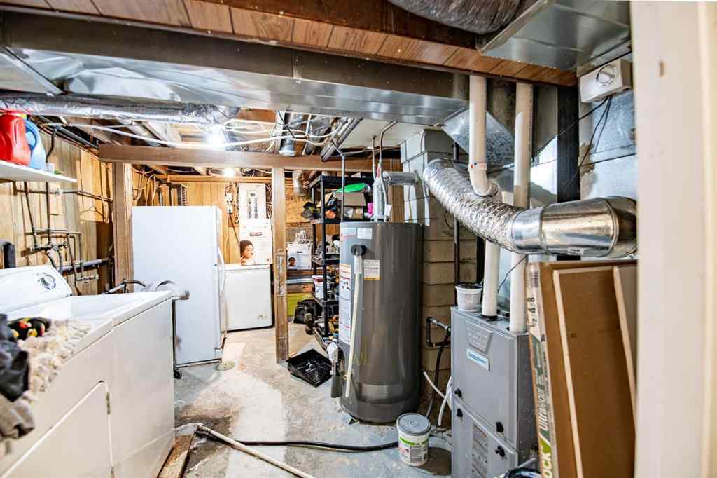 MLS® A2266694 - 3905 50 Street  in Eastview Red Deer, Residential