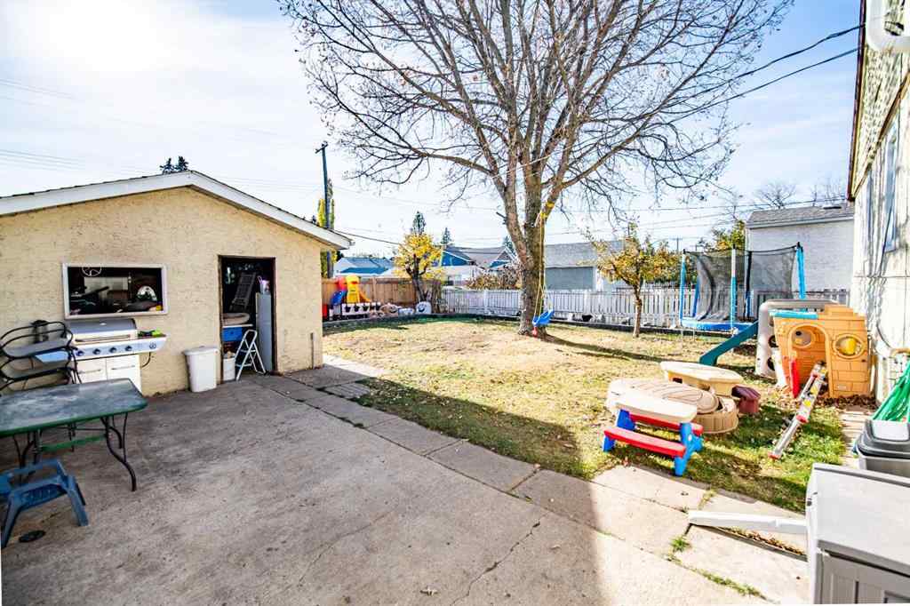 MLS® A2266694 - 3905 50 Street  in Eastview Red Deer, Residential