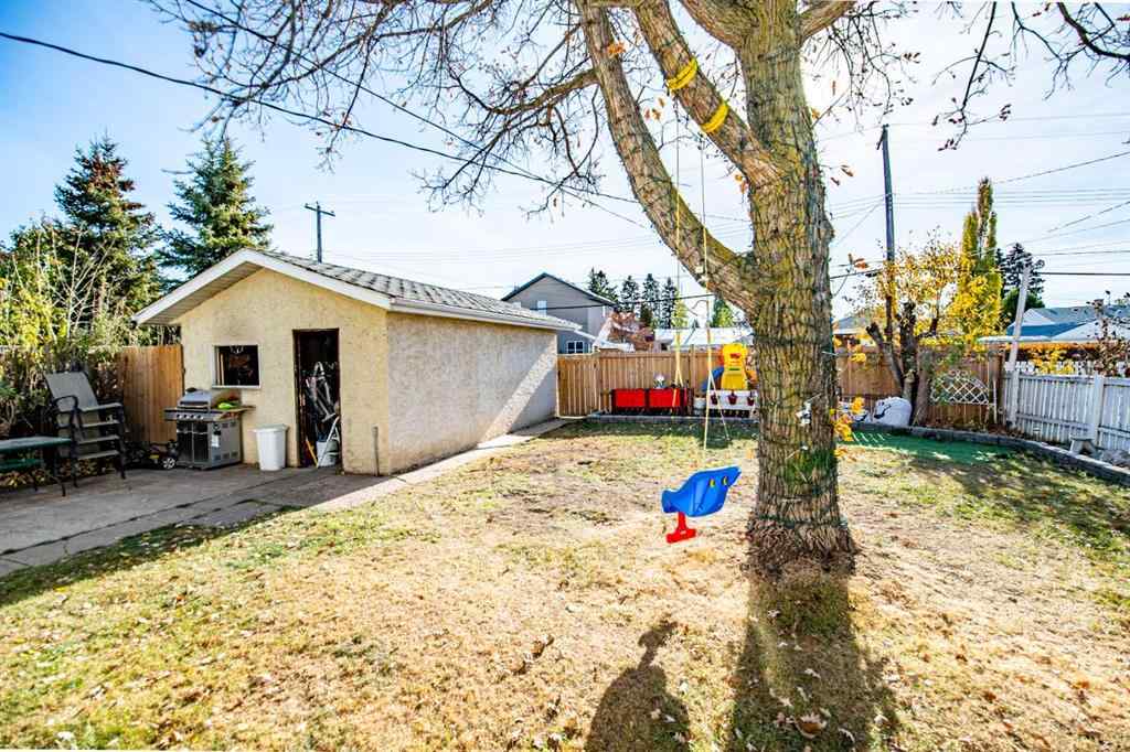 MLS® A2266694 - 3905 50 Street  in Eastview Red Deer, Residential