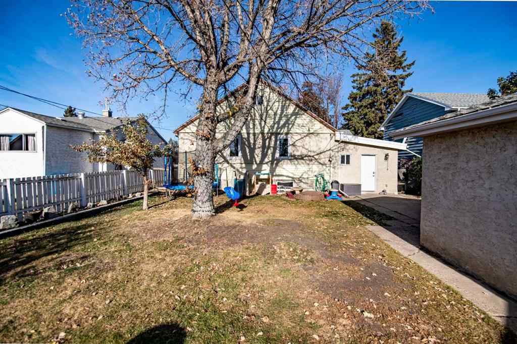 MLS® A2266694 - 3905 50 Street  in Eastview Red Deer, Residential