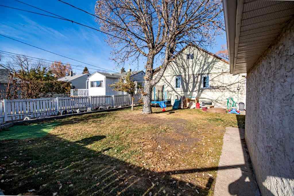 MLS® A2266694 - 3905 50 Street  in Eastview Red Deer, Residential