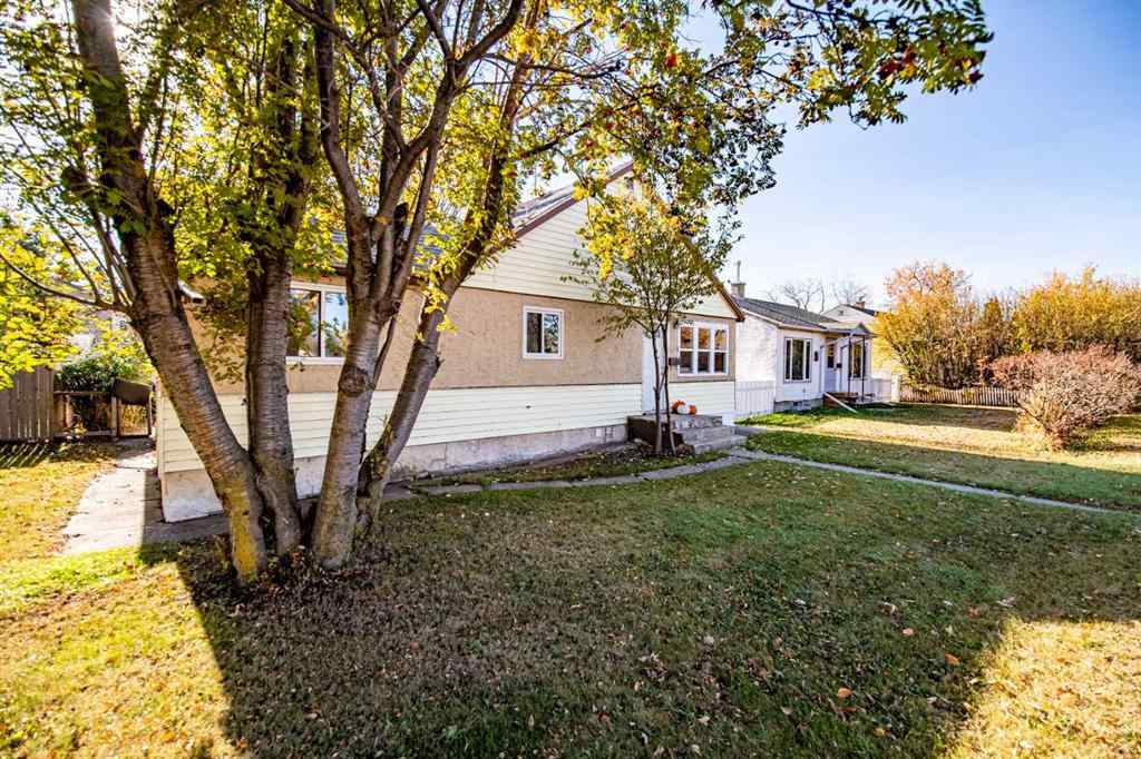 MLS® A2266694 - 3905 50 Street  in Eastview Red Deer, Residential
