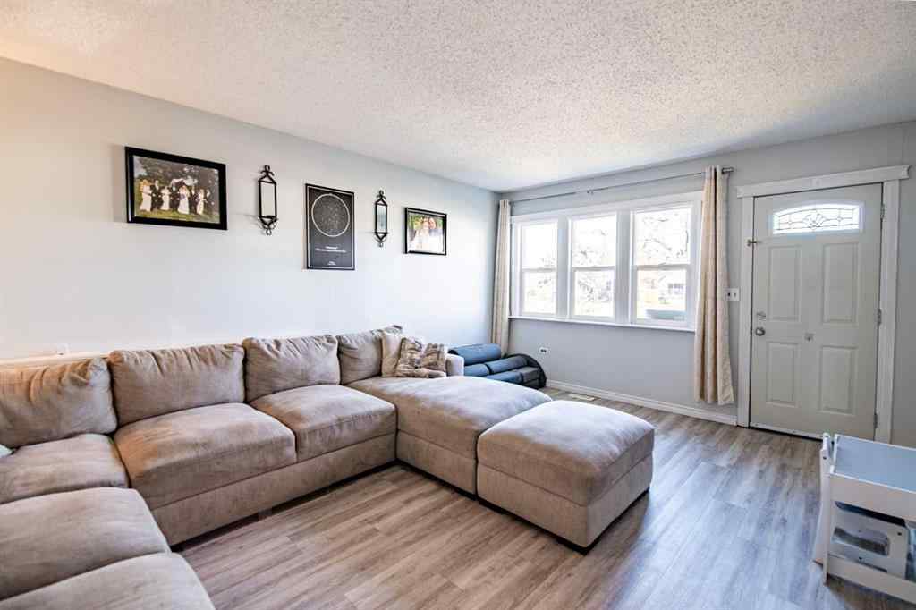 MLS® A2266694 - 3905 50 Street  in Eastview Red Deer, Residential