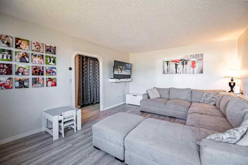 MLS® A2266694 - 3905 50 Street  in Eastview Red Deer, Residential