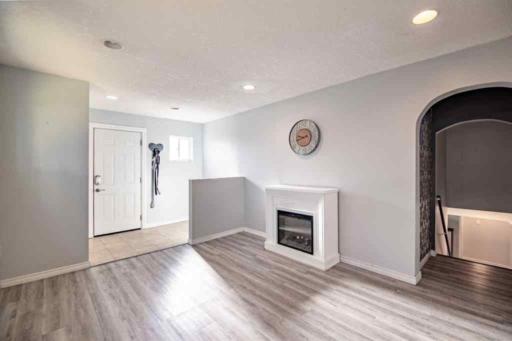 MLS® A2266694 - 3905 50 Street  in Eastview Red Deer, Residential