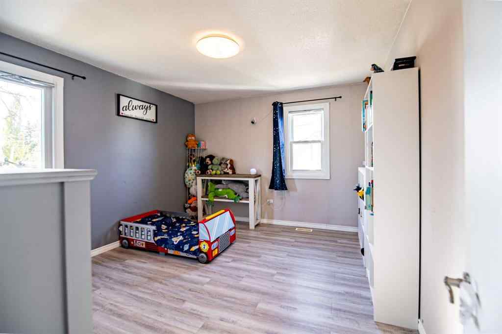 MLS® A2266694 - 3905 50 Street  in Eastview Red Deer, Residential