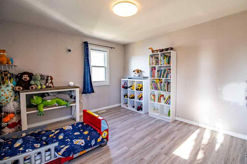 MLS® A2266694 - 3905 50 Street  in Eastview Red Deer, Residential