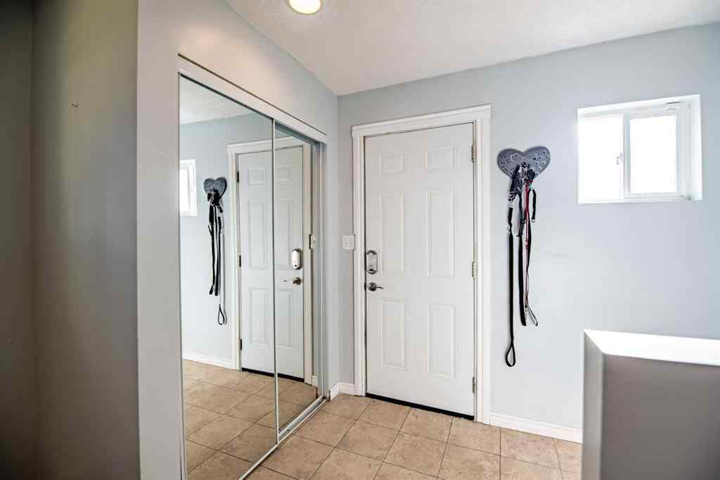 MLS® A2266694 - 3905 50 Street  in Eastview Red Deer, Residential