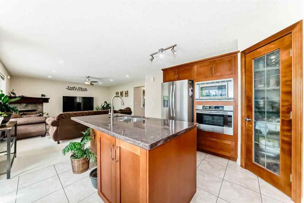 MLS® A2266708 - 146 Scenic View Close NW in Scenic Acres Calgary, Residential