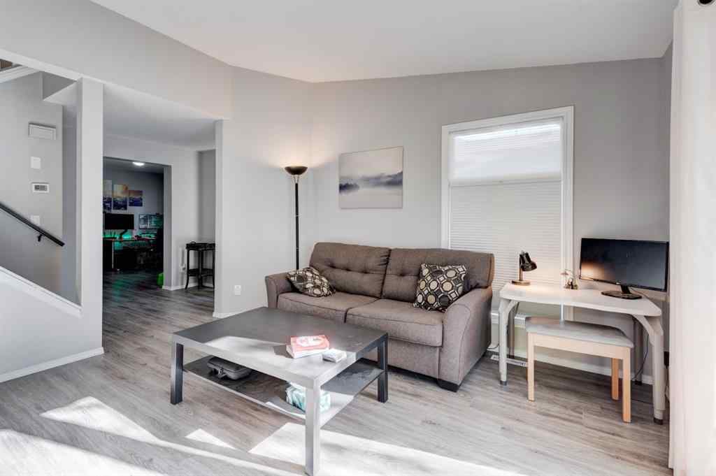 MLS® A2266711 - 19 Woodglen Grove SW in Woodbine Calgary, Residential