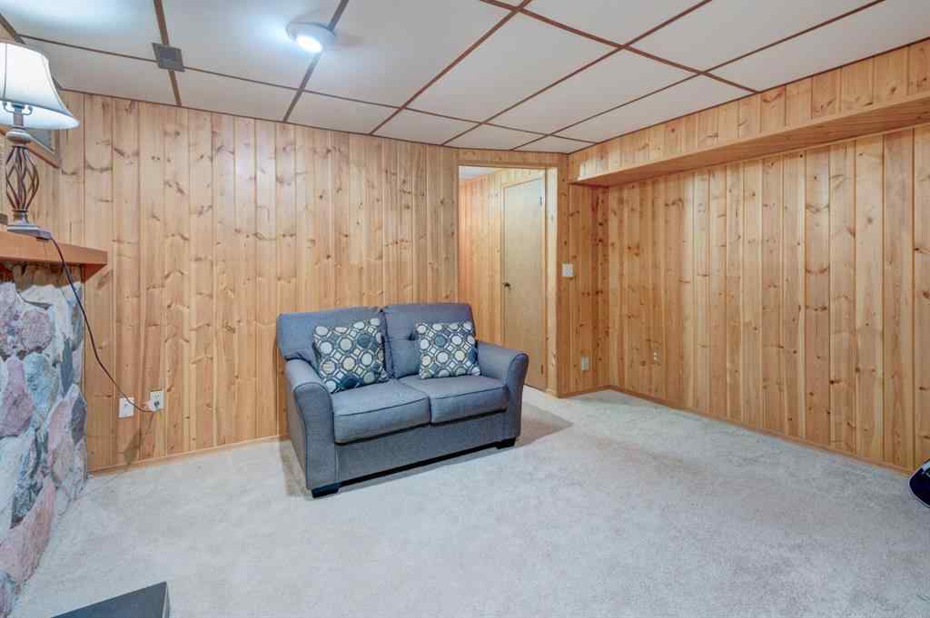 MLS® A2266711 - 19 Woodglen Grove SW in Woodbine Calgary, Residential