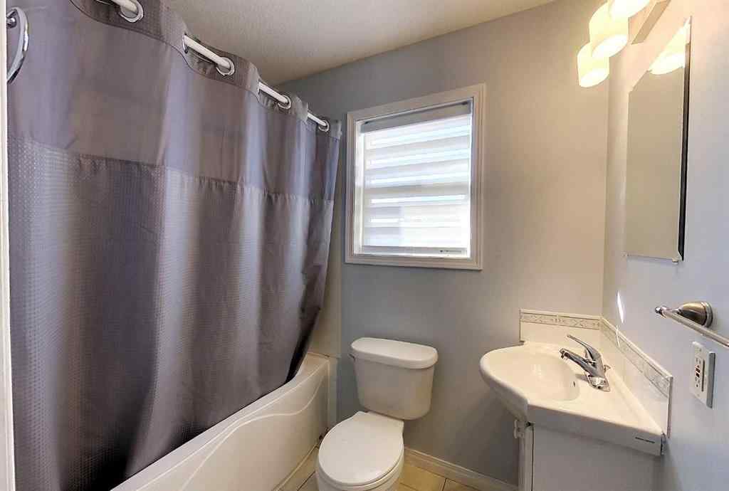 MLS® A2266715 - 6204 12 AVE   in Edson Edson, Residential