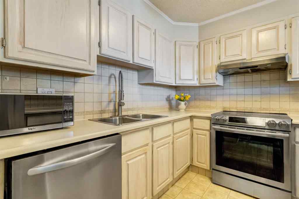 MLS® A2266721 - Unit #701 1334 13 Avenue SW in Beltline Calgary, Residential