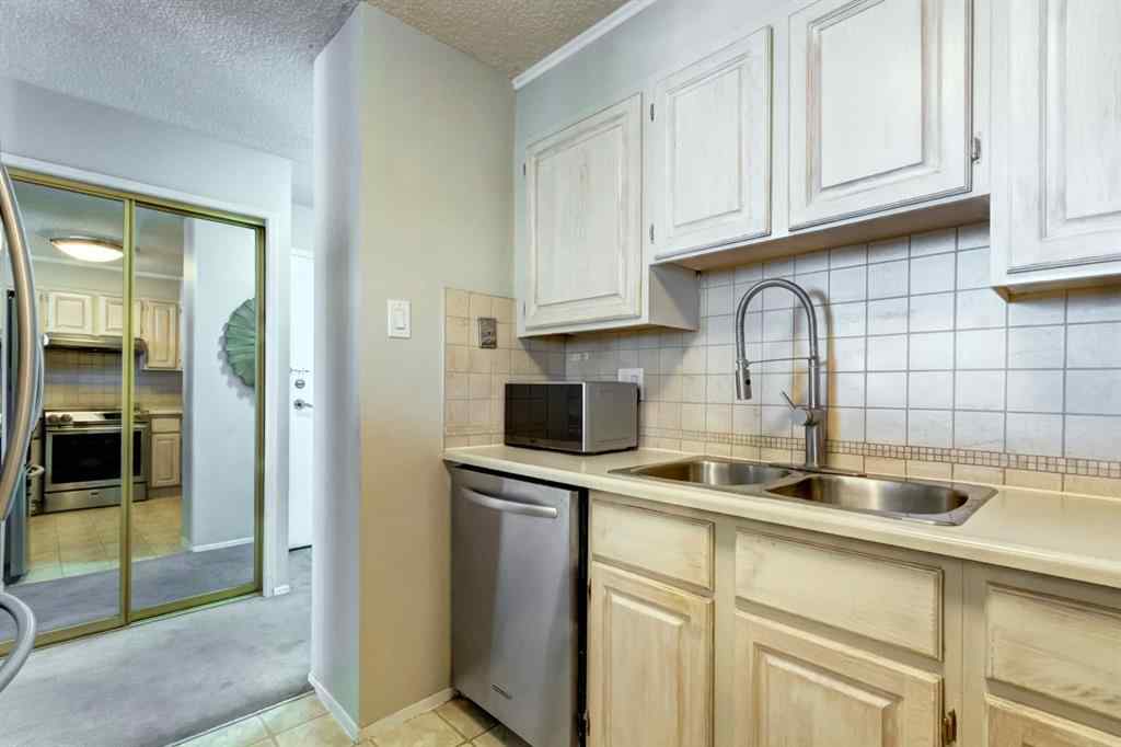 MLS® A2266721 - Unit #701 1334 13 Avenue SW in Beltline Calgary, Residential