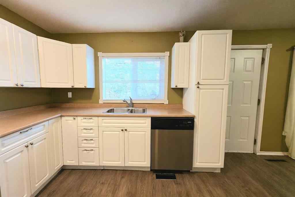 MLS® A2266723 - 4922 48 Street  in Sedgewick Sedgewick, Residential