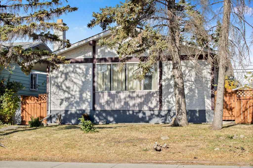 MLS® A2266736 - 147 Dovercliffe Way SE in Dover Calgary, Residential