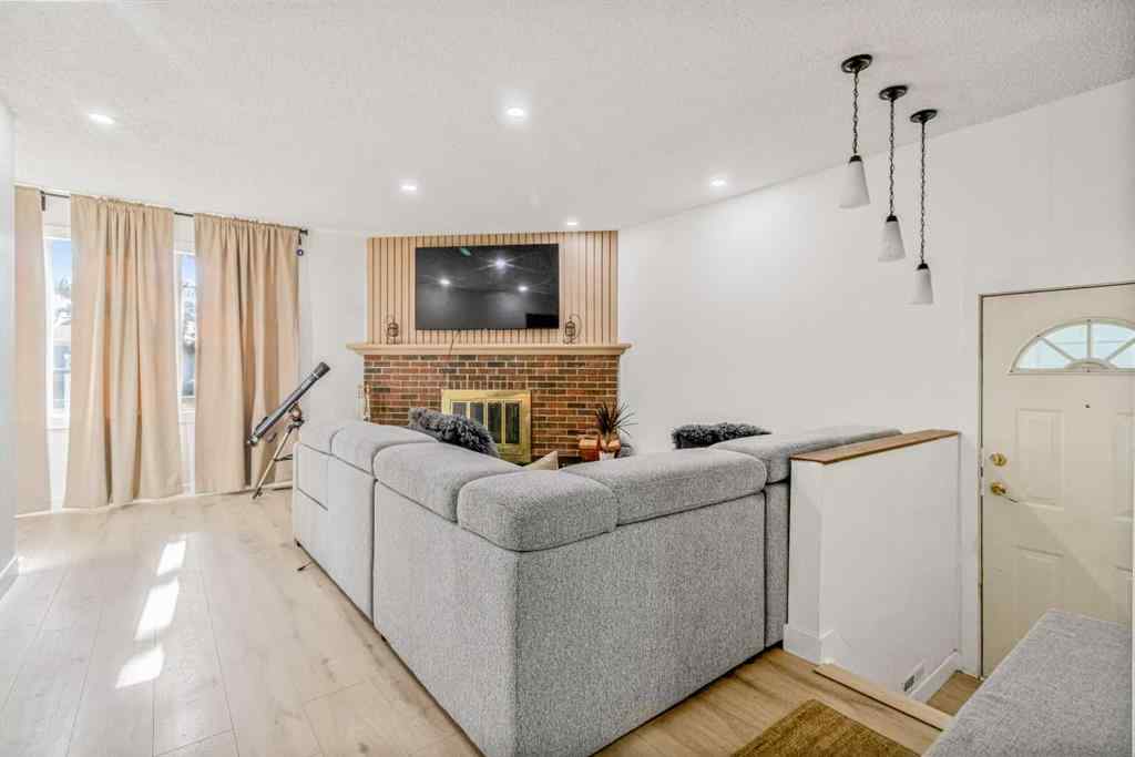 MLS® A2266736 - 147 Dovercliffe Way SE in Dover Calgary, Residential