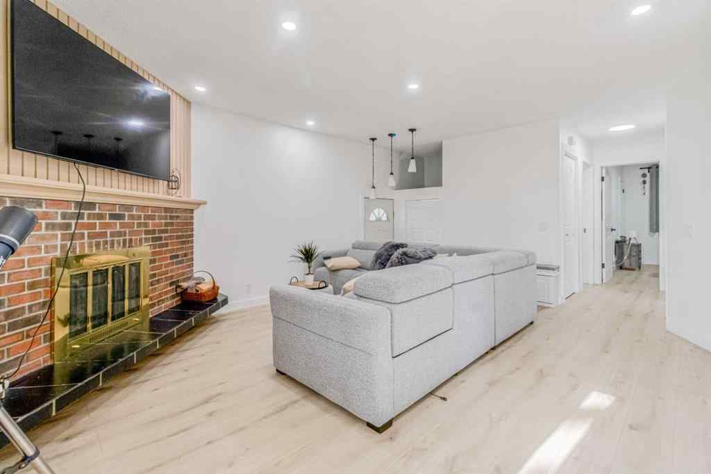 MLS® A2266736 - 147 Dovercliffe Way SE in Dover Calgary, Residential