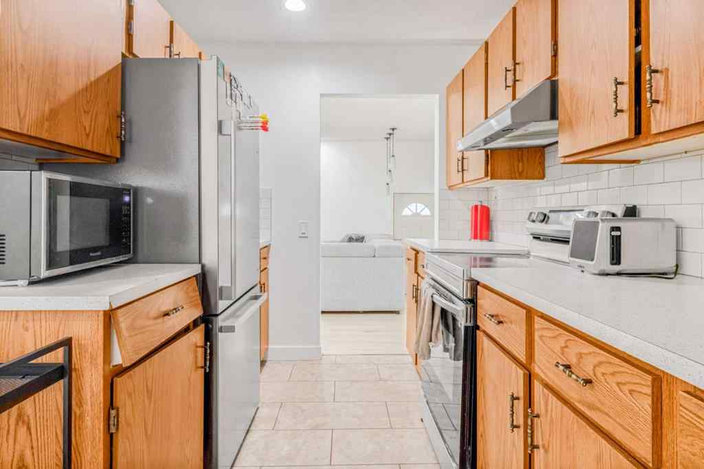 MLS® A2266736 - 147 Dovercliffe Way SE in Dover Calgary, Residential