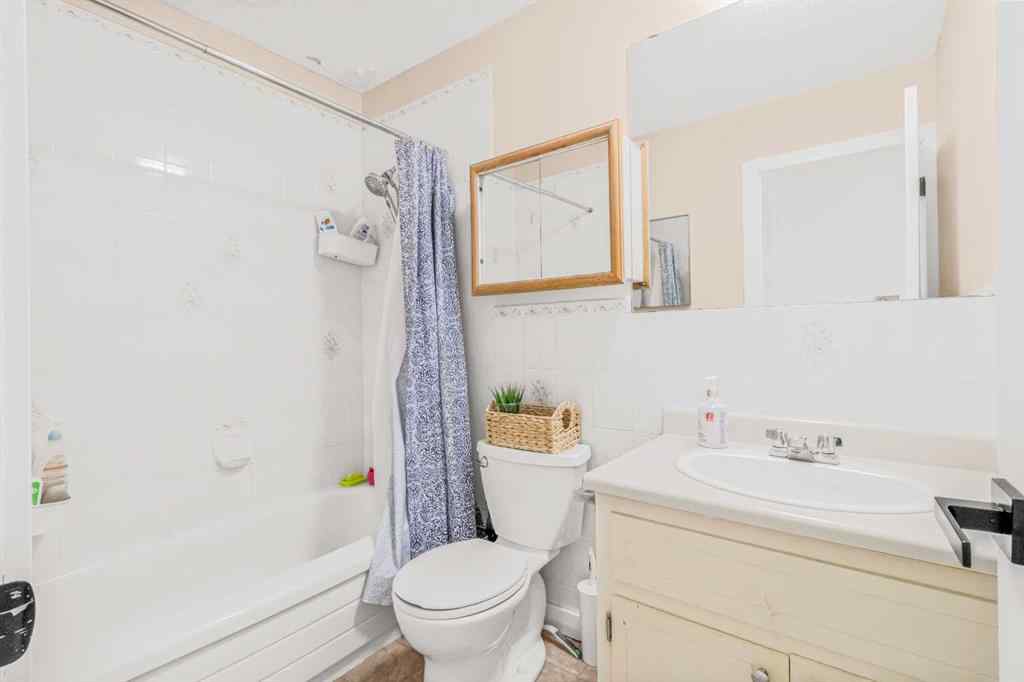 MLS® A2266736 - 147 Dovercliffe Way SE in Dover Calgary, Residential