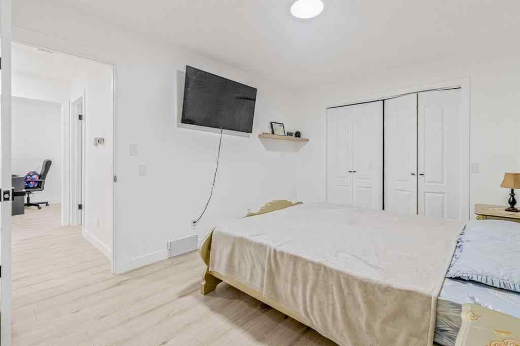 MLS® A2266736 - 147 Dovercliffe Way SE in Dover Calgary, Residential