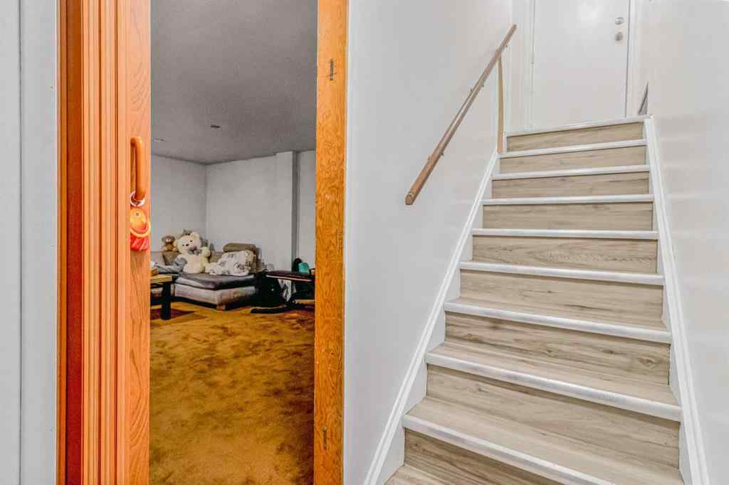 MLS® A2266736 - 147 Dovercliffe Way SE in Dover Calgary, Residential