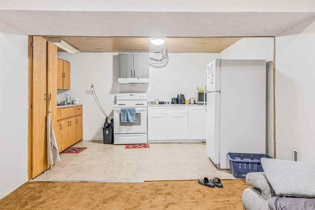 MLS® A2266736 - 147 Dovercliffe Way SE in Dover Calgary, Residential