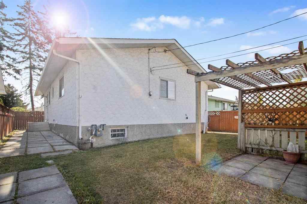 MLS® A2266736 - 147 Dovercliffe Way SE in Dover Calgary, Residential