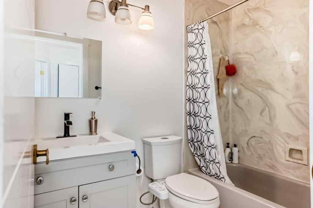 MLS® A2266743 - 51 Douglas Woods Hill SE in Douglasdale/Glen Calgary, Residential