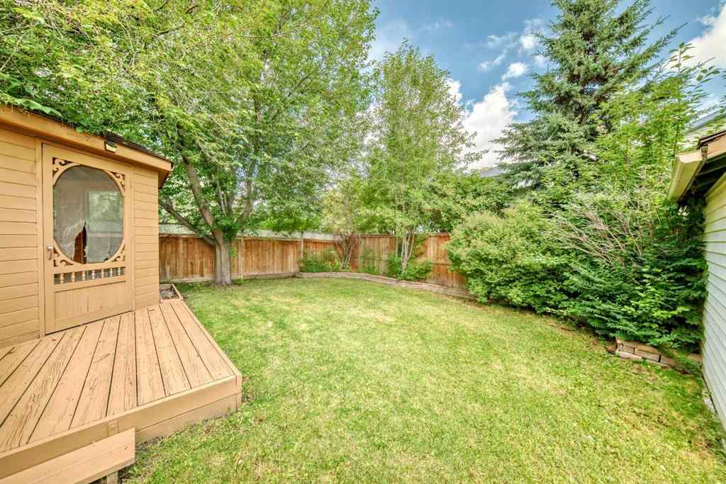 MLS® A2266743 - 51 Douglas Woods Hill SE in Douglasdale/Glen Calgary, Residential