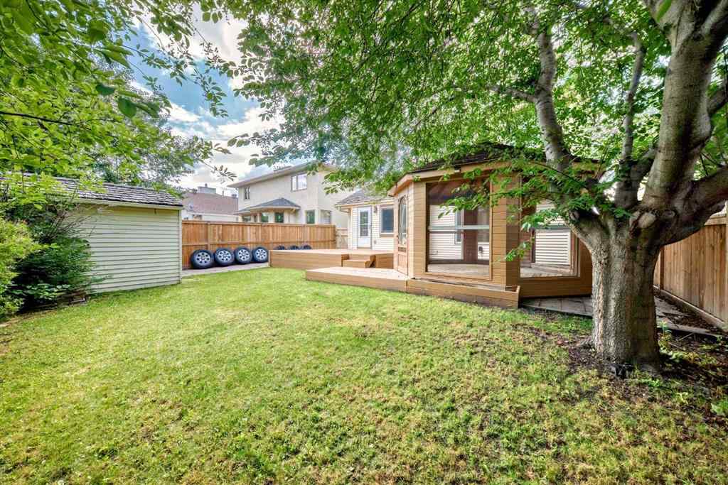 MLS® A2266743 - 51 Douglas Woods Hill SE in Douglasdale/Glen Calgary, Residential