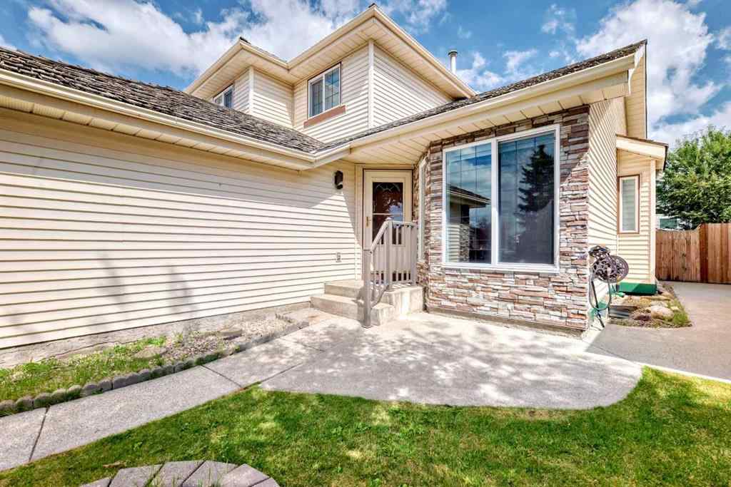 MLS® A2266743 - 51 Douglas Woods Hill SE in Douglasdale/Glen Calgary, Residential