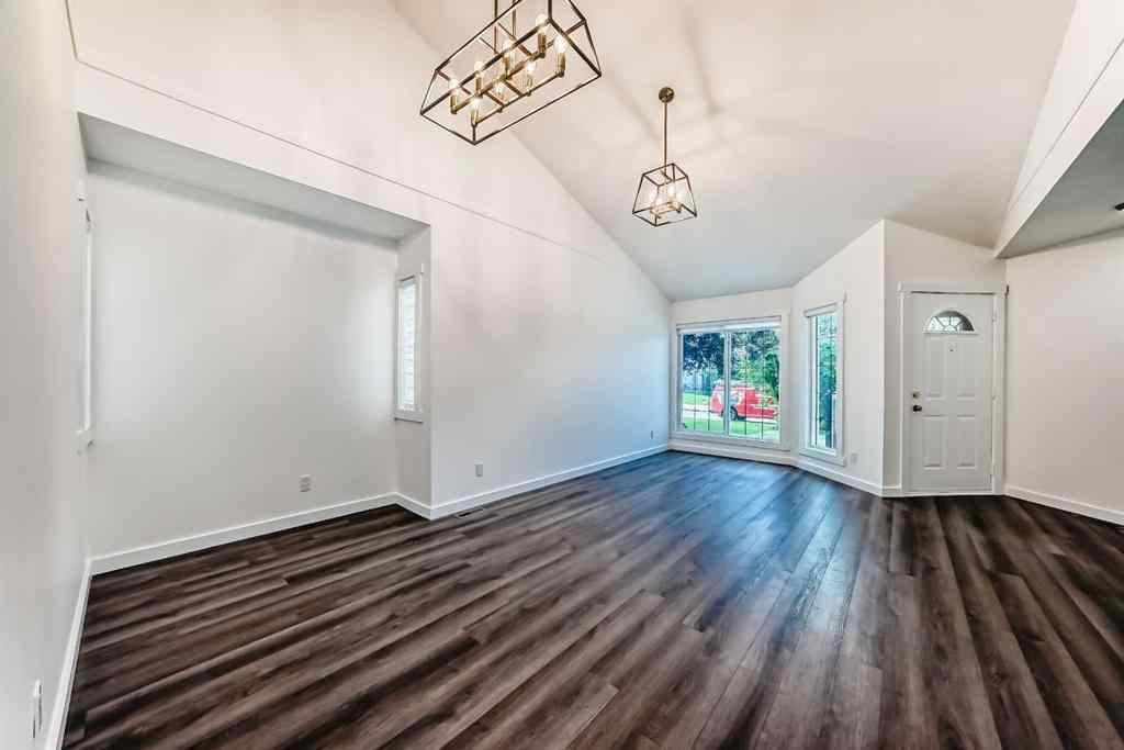 MLS® A2266743 - 51 Douglas Woods Hill SE in Douglasdale/Glen Calgary, Residential