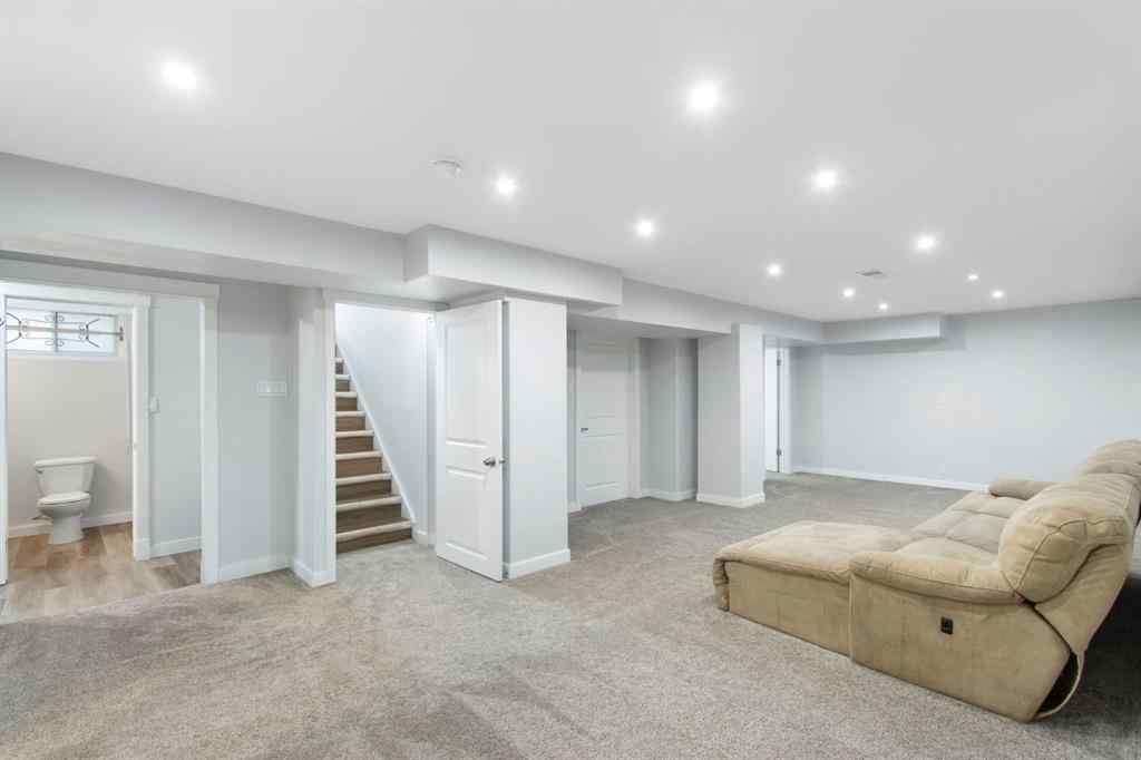 MLS® A2266755 - 6023 Thornbank Drive  in Thorncliffe Calgary, Residential