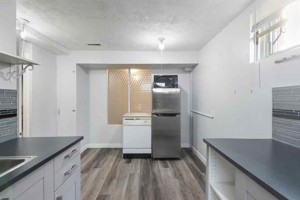 MLS® A2266755 - 6023 Thornbank Drive  in Thorncliffe Calgary, Residential