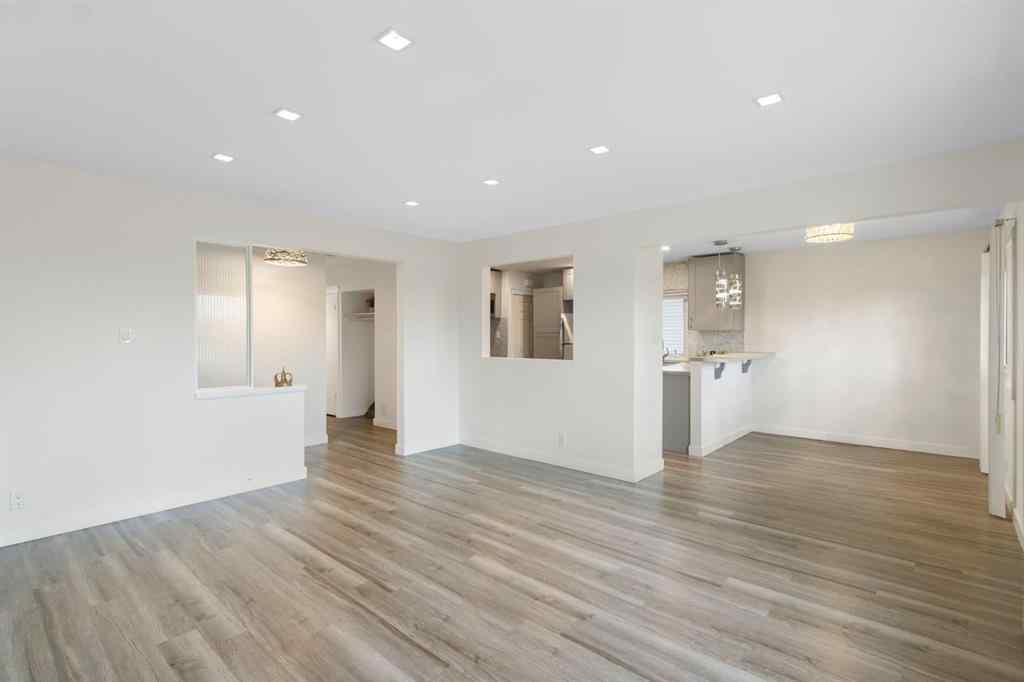 MLS® A2266755 - 6023 Thornbank Drive  in Thorncliffe Calgary, Residential