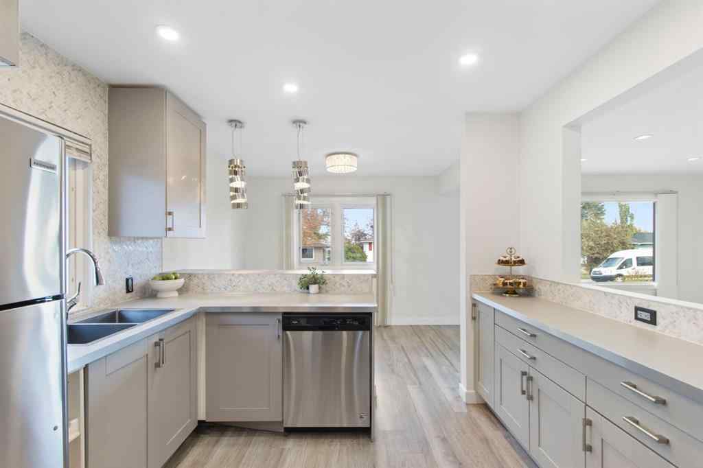 MLS® A2266755 - 6023 Thornbank Drive  in Thorncliffe Calgary, Residential