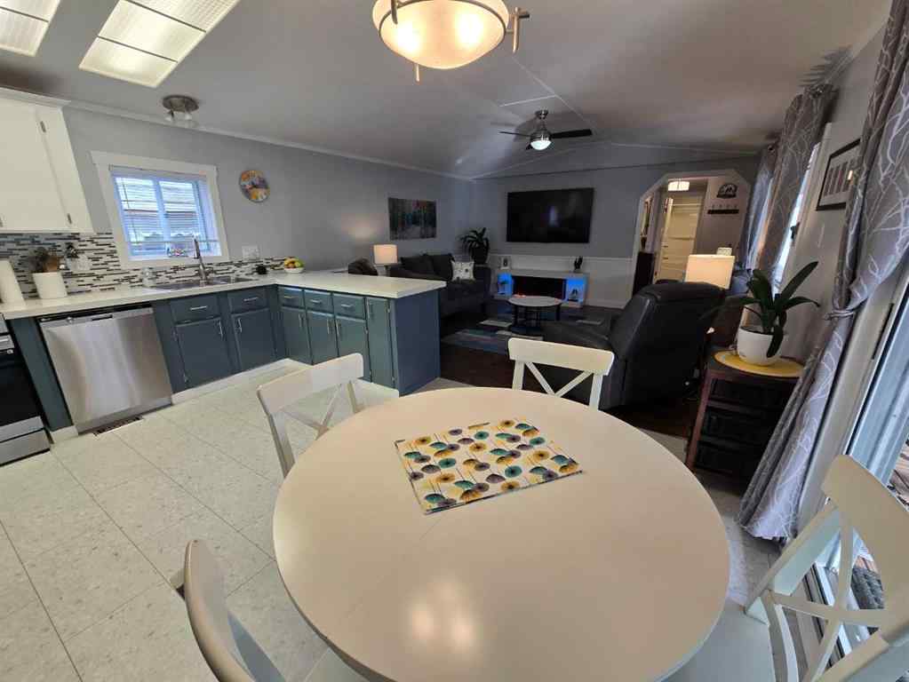 MLS® A2266757 - 2906 30 Avenue S in Parkbridge Estates Lethbridge, Mobile