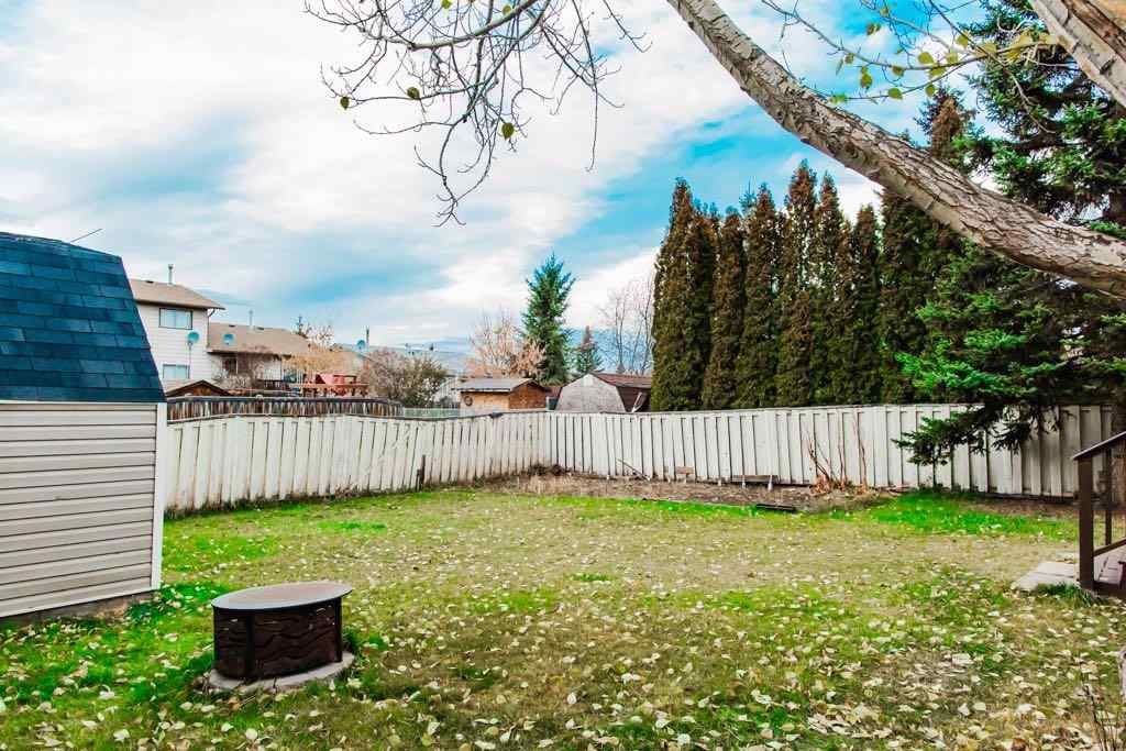 MLS® A2266758 - 6930 98 Street   in South Patterson Place Grande Prairie, Residential