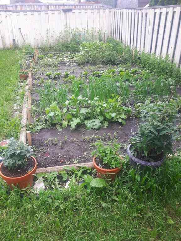 MLS® A2266758 - 6930 98 Street   in South Patterson Place Grande Prairie, Residential