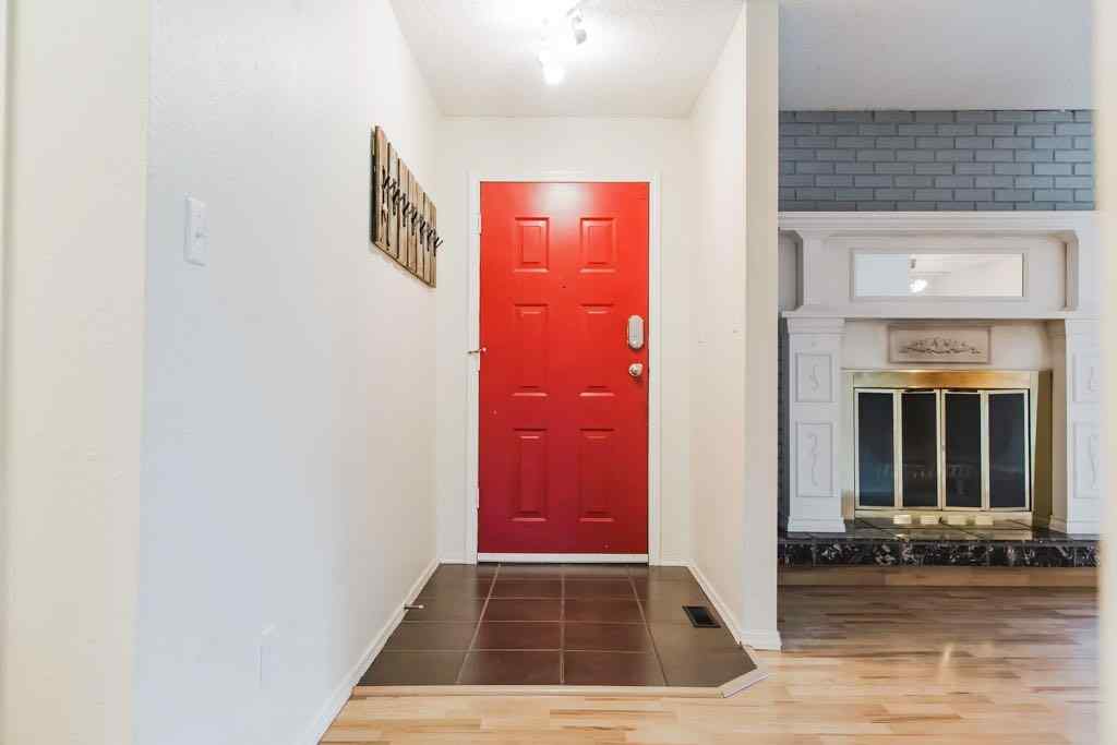 MLS® A2266758 - 6930 98 Street   in South Patterson Place Grande Prairie, Residential