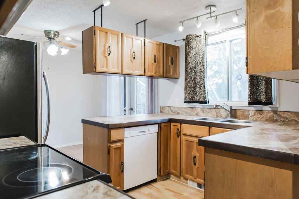 MLS® A2266758 - 6930 98 Street   in South Patterson Place Grande Prairie, Residential