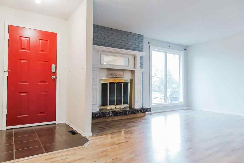 MLS® A2266758 - 6930 98 Street   in South Patterson Place Grande Prairie, Residential