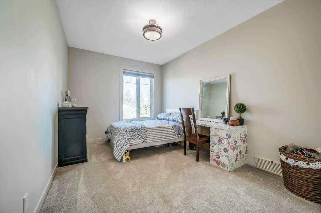 MLS® A2266762 - 33 Shawnee Heath SW in Shawnee Slopes Calgary, Residential