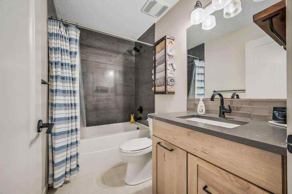 MLS® A2266762 - 33 Shawnee Heath SW in Shawnee Slopes Calgary, Residential